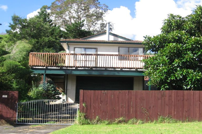 Photo of property in 12 Adam Sunde Place, Glen Eden, Auckland, 0602