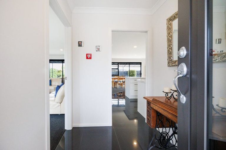Photo of property in 55 Rodeo Drive, Kelvin Grove, Palmerston North, 4414