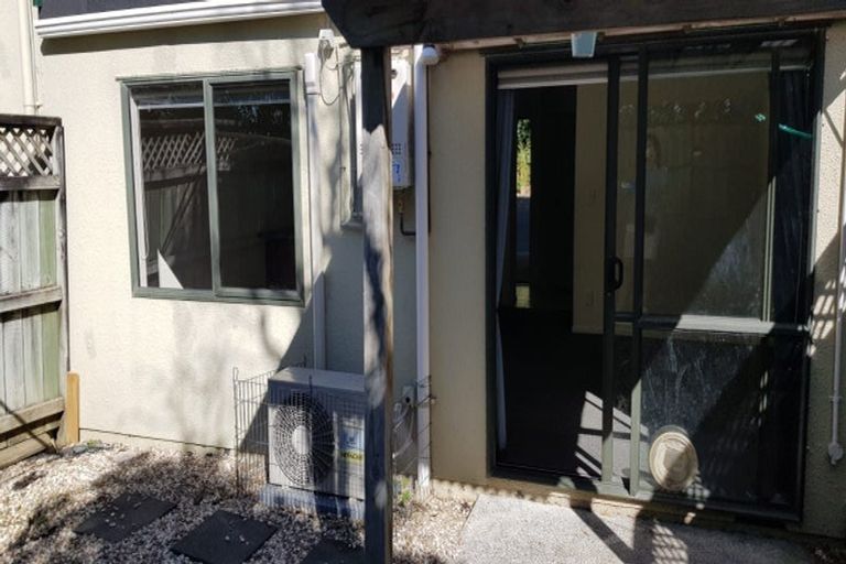 Photo of property in 4/3 Orwell Road, Greenhithe, Auckland, 0632