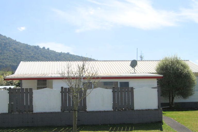 Photo of property in 15 Diamond Street, Pukehangi, Rotorua, 3015