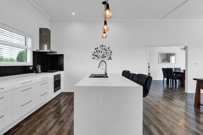 Photo of property in 2 Snell Road, Tikorangi, Waitara, 4383