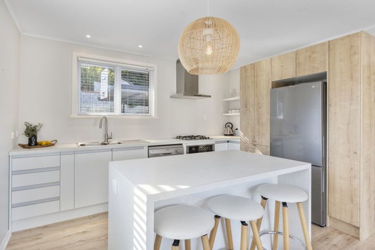 Photo of property in 5 Heaphy Street, Westown, New Plymouth, 4310