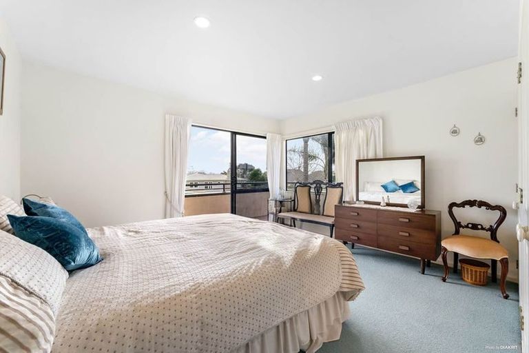 Photo of property in 16 Sunny Crescent, Huapai, Kumeu, 0810