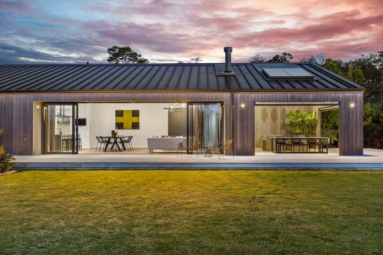 Photo of property in 15 Myra Evelyn Grove, Dairy Flat, Albany, 0792