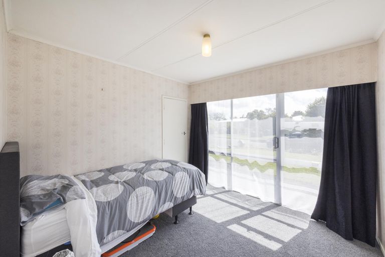 Photo of property in 37 Waterloo Crescent, Hokowhitu, Palmerston North, 4410