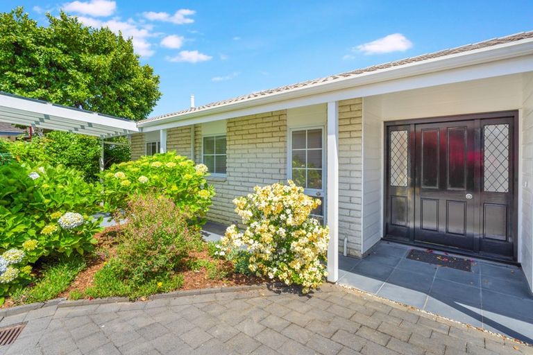 Photo of property in 2/2 Napoleon Avenue, Milford, Auckland, 0620
