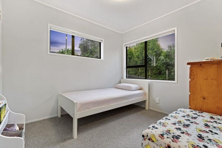 Photo of property in 15a Bridge Avenue, Te Atatu South, Auckland, 0610