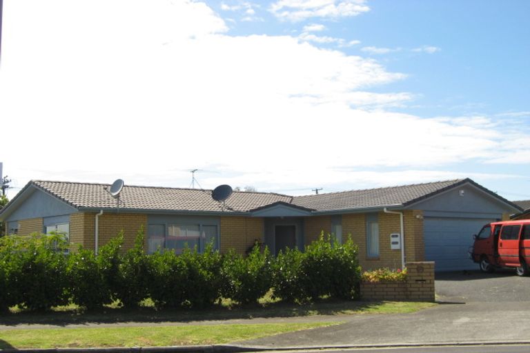 Photo of property in 40 Kohanga Road, Mangere Bridge, Auckland, 2022