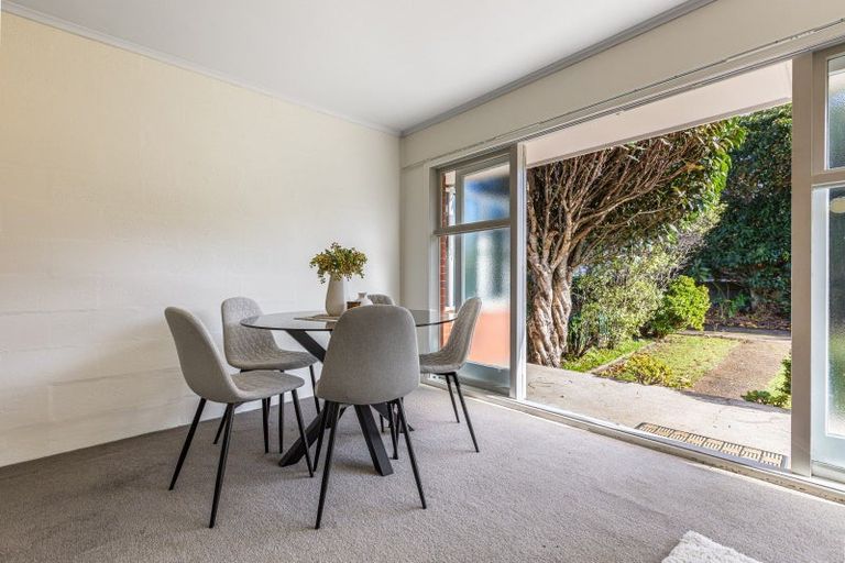 Photo of property in 2/39 Tawhiri Road, One Tree Hill, Auckland, 1061