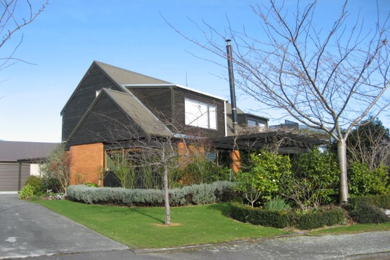 Photo of property in 13 Niddry Crescent, Winton, 9720