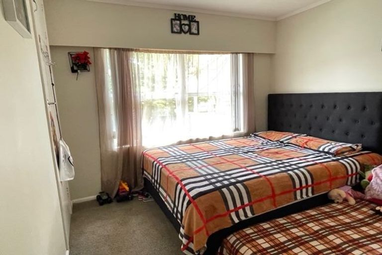 Photo of property in 15 Walpole Avenue, Hillpark, Auckland, 2102