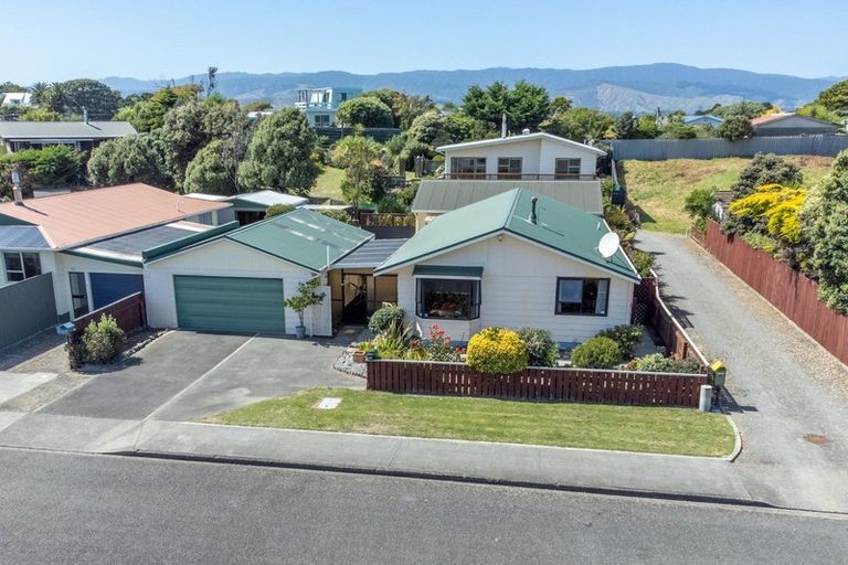 Photo of property in 20 Health Camp Road, Otaki Beach, Otaki, 5512