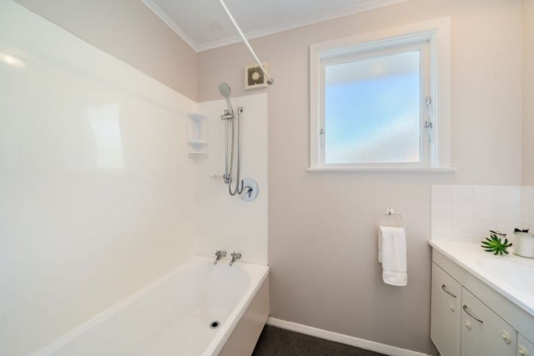 Photo of property in 16 Ruru Crescent, Heretaunga, Upper Hutt, 5018