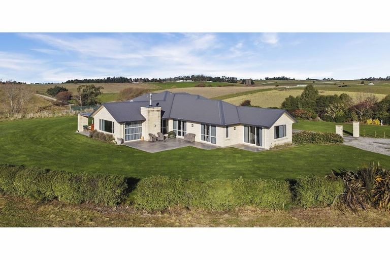 Photo of property in 1153 Rolling Ridges Road, Levels Valley, Timaru, 7975