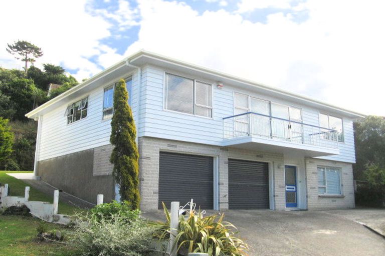 Photo of property in 74 Allington Road, Karori, Wellington, 6012
