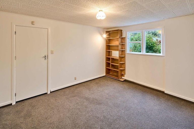 Photo of property in 16 Clematis Grove, Maungaraki, Lower Hutt, 5010