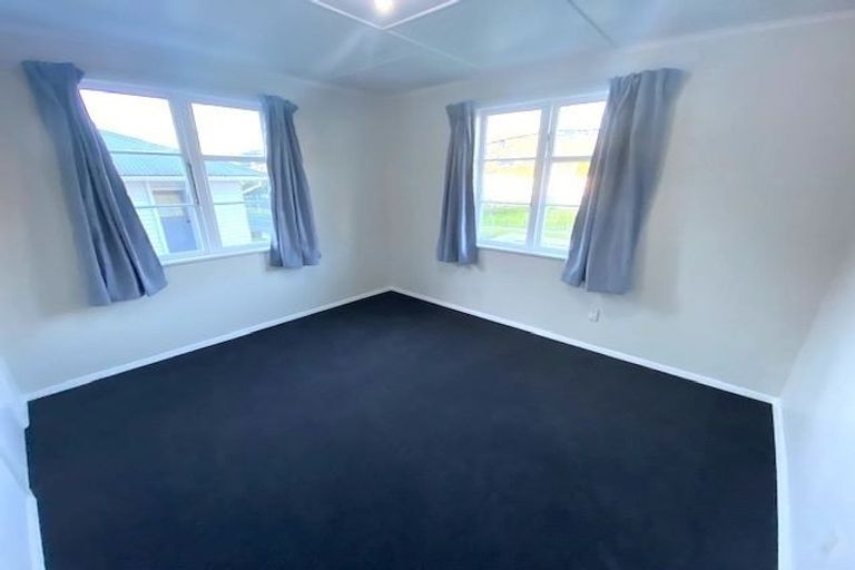 Photo of property in 204 George Street, Stokes Valley, Lower Hutt, 5019