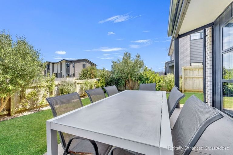 Photo of property in 9 Discovery Place, Marfell, New Plymouth, 4310