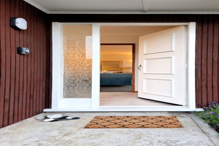 Photo of property in 12 Sunnylaw Place, Glen Eden, Auckland, 0602