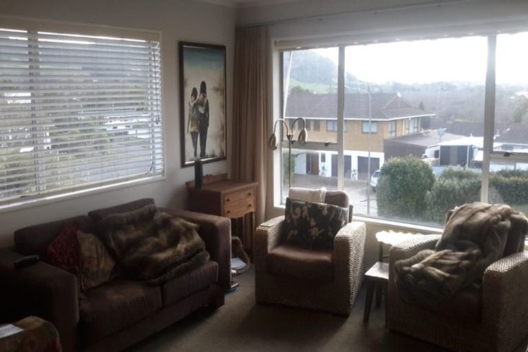 Photo of property in 3a Leo Place, Kawaha Point, Rotorua, 3010