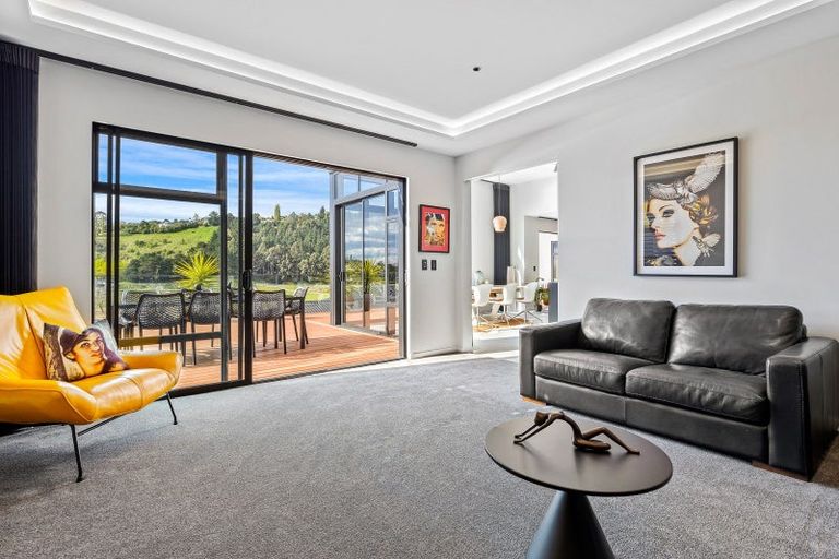 Photo of property in 12 Round Hill Rise, Cracroft, Christchurch, 8022