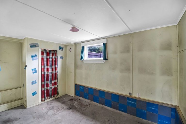 Photo of property in 4 Penrith Street, Westown, New Plymouth, 4310