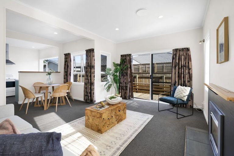 Photo of property in 33 Upjohn Street, Brooklands, New Plymouth, 4310