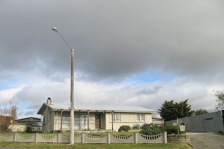 Photo of property in 65 Folkestone Drive, Flaxmere, Hastings, 4120