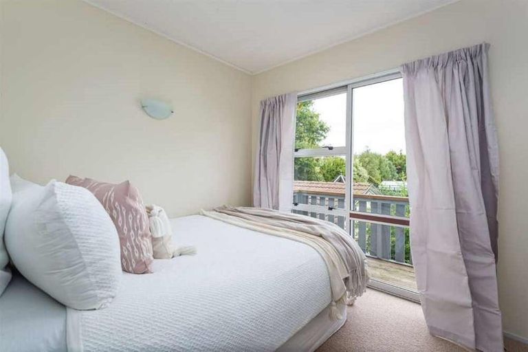 Photo of property in 6 Jenkins Avenue, Redwood, Christchurch, 8051