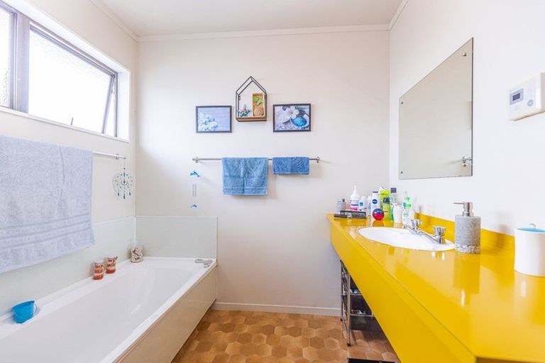 Photo of property in 8 Karyn Street, Castlecliff, Whanganui, 4501