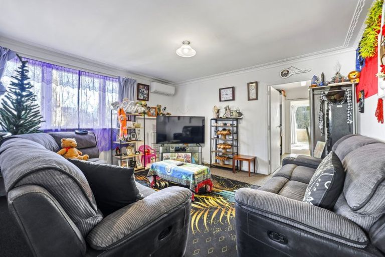 Photo of property in 16 Parrs Cross Road, Henderson, Auckland, 0612