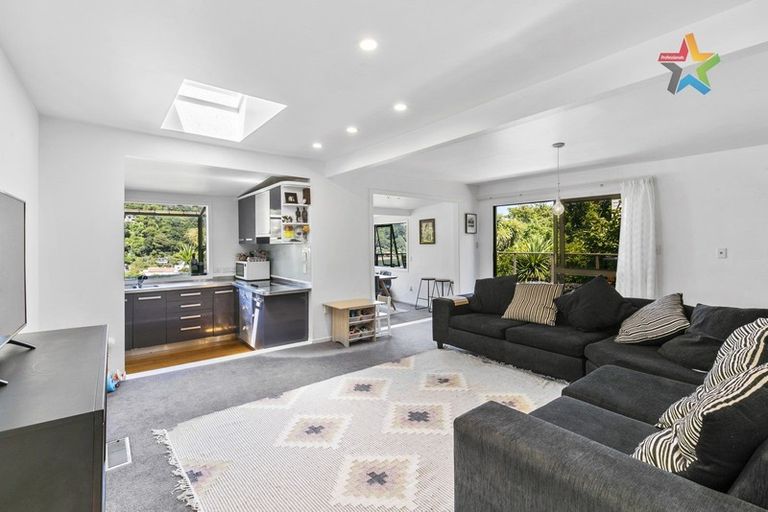 Photo of property in 23 Ferry Road, Days Bay, Lower Hutt, 5013