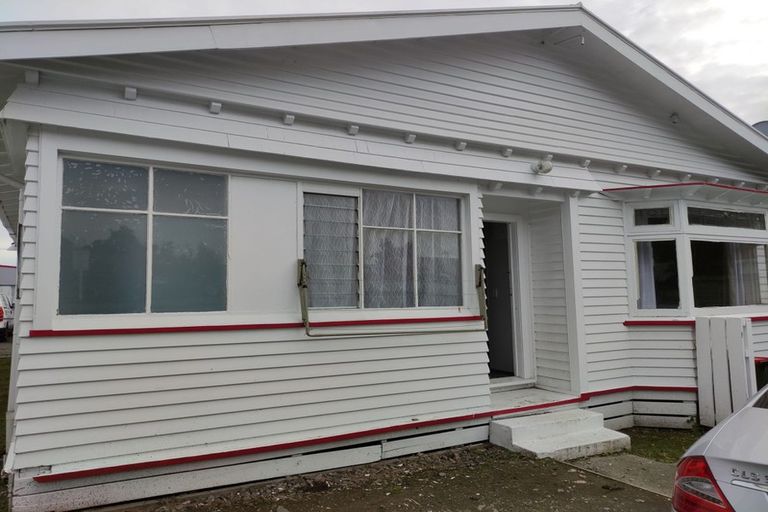 Photo of property in 2/4 Wainui Road, Waiwhetu, Lower Hutt, 5010