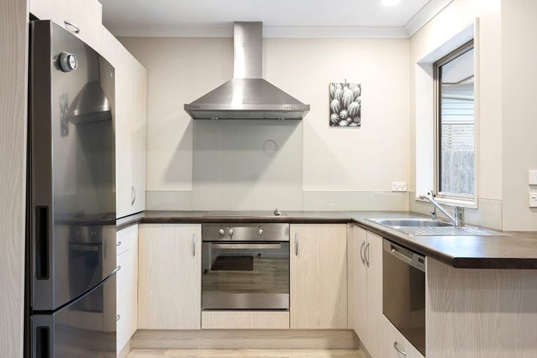 Photo of property in 33b Wilsons Road South, Saint Martins, Christchurch, 8022