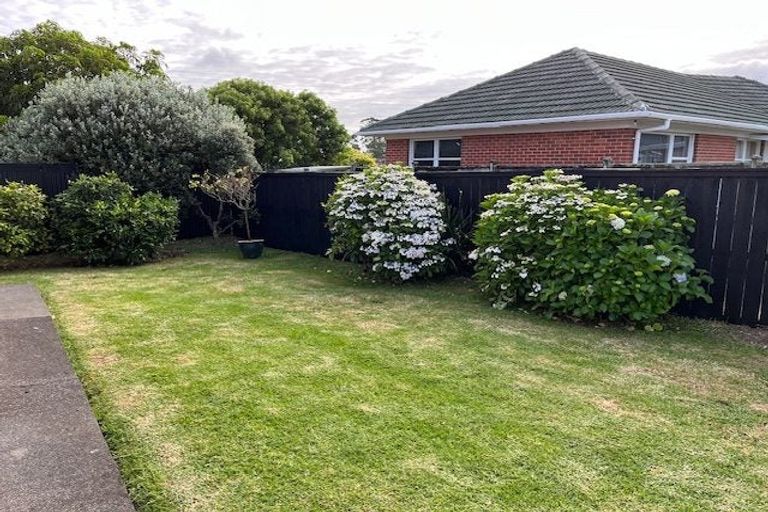 Photo of property in 2/2 Paul Place, Pakuranga, Auckland, 2010