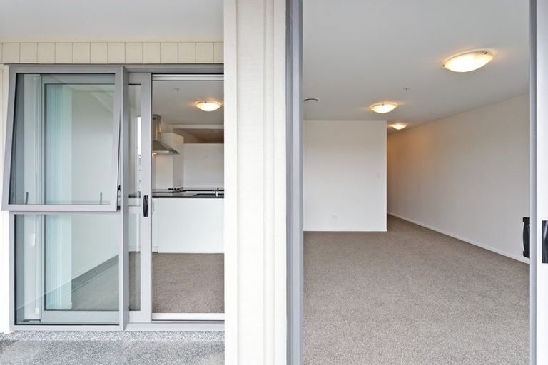 Photo of property in 10/26 Railway Street West, Papakura, 2110