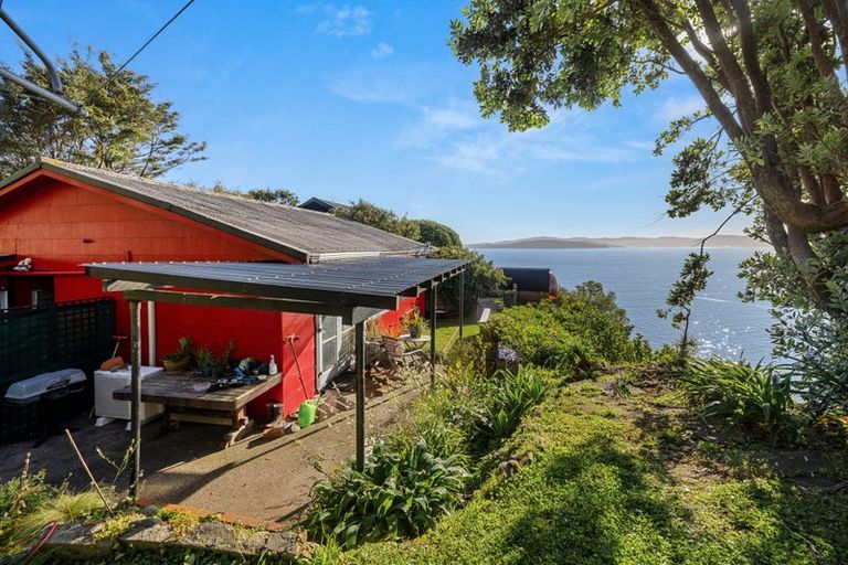 Photo of property in 2a Rangiuru Road, Mahina Bay, Lower Hutt, 5013