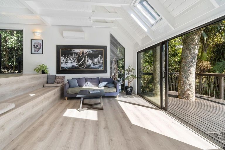 Photo of property in 43 Kohu Road, Titirangi, Auckland, 0604