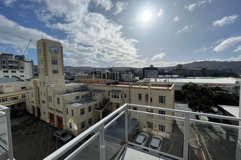 Photo of property in 9/15 Roxburgh Street, Mount Victoria, Wellington, 6011