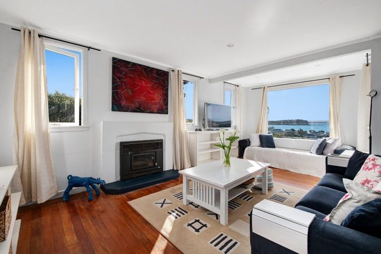 Photo of property in 15 Beach Road, Manly, Whangaparaoa, 0930