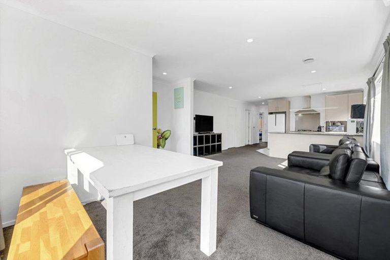 Photo of property in 18 Kutukutu Street, Takanini, 2112