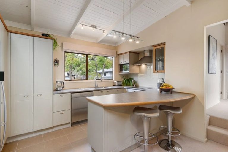 Photo of property in 438 Beach Road, Murrays Bay, Auckland, 0630