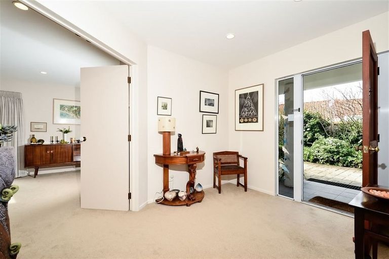 Photo of property in 22 Suncrest Drive, West Harbour, Auckland, 0618