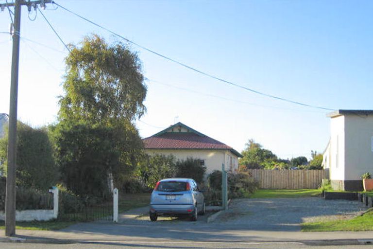 Photo of property in 16 Test Street, South Hill, Oamaru, 9400