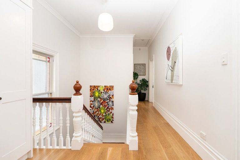 Photo of property in 18 Austin Street, Mount Victoria, Wellington, 6011