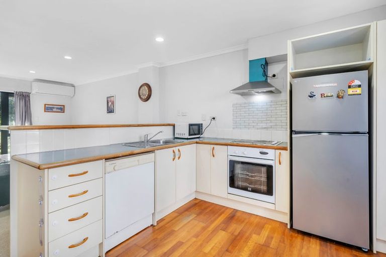 Photo of property in Tuscany Way, 20/3 Ambrico Place, New Lynn, Auckland, 0600