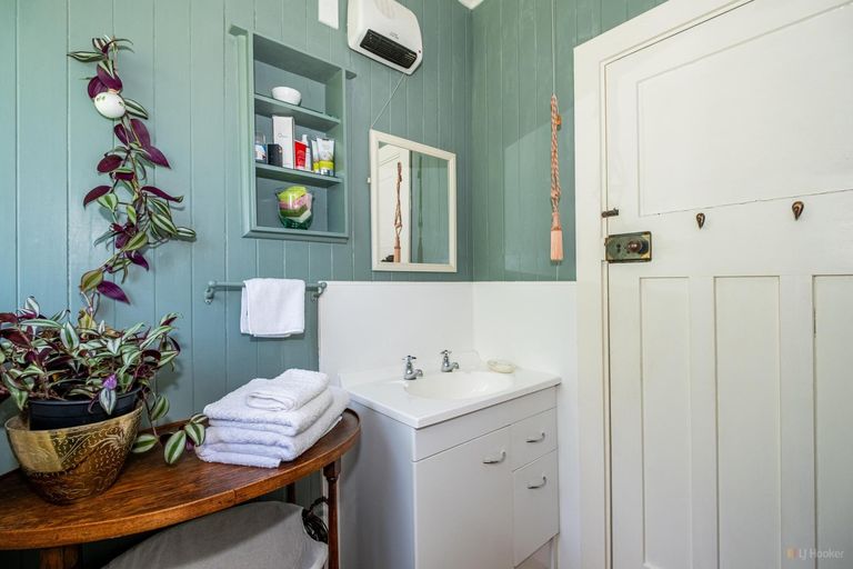 Photo of property in 4 Exeter Street, Waimate, 7924