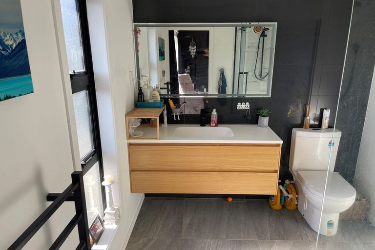 Photo of property in 9a Belvedere Crescent, Takaro, Palmerston North, 4412