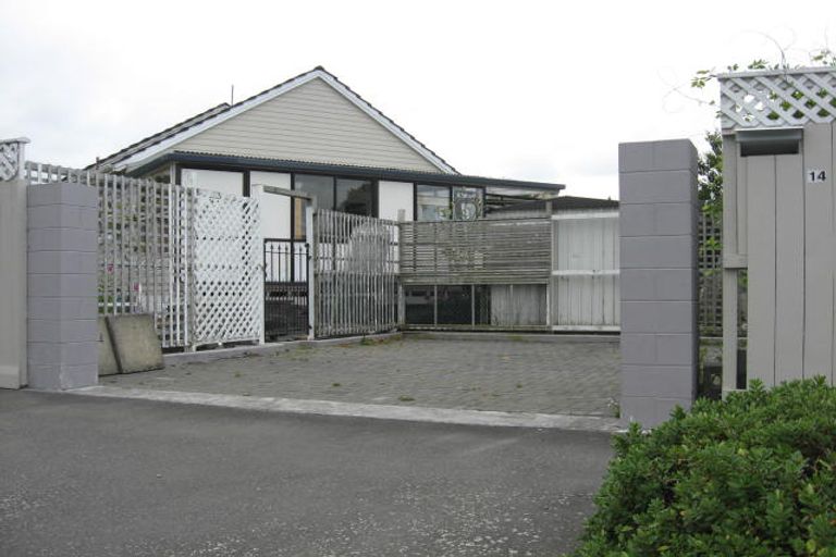 Photo of property in 14 Balgay Street, Upper Riccarton, Christchurch, 8041
