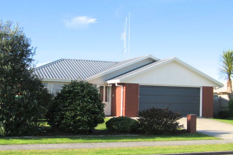 Photo of property in 18 Antrim Place, Nawton, Hamilton, 3200